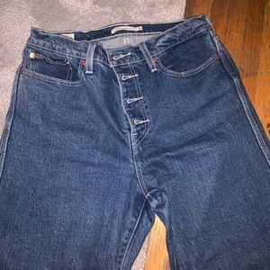 Women’s Levi’s. 30 Waist. 32 Length.